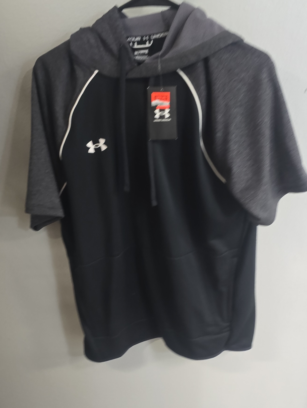 Under Armour Men’s Black Short-Sleeve Hoodie with Gray Sleeves